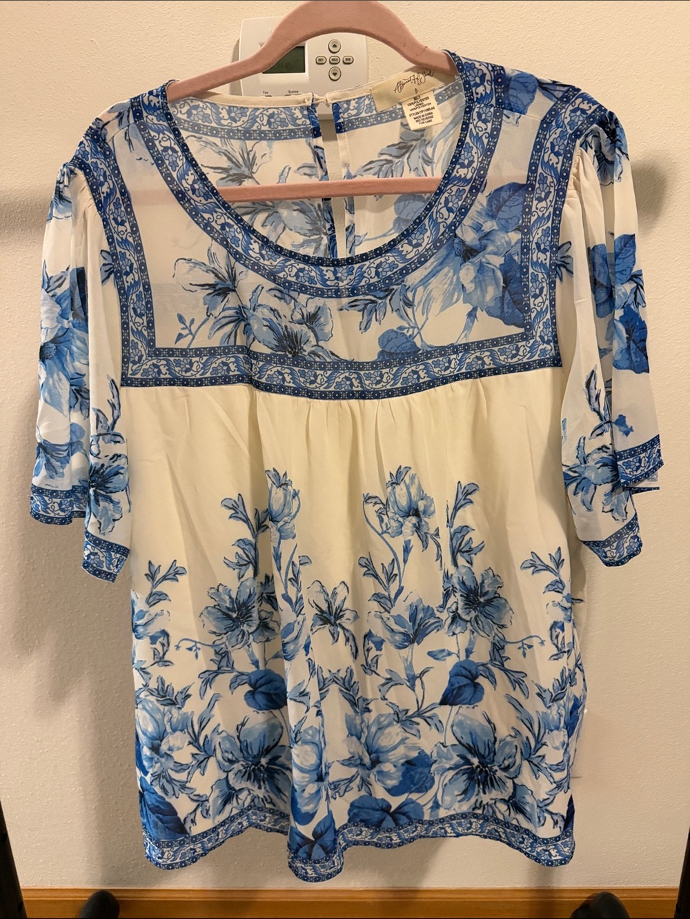 ARULA Blue and White Floral Peasant Blouse